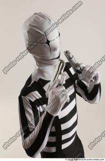 25 2019 01 JIRKA MORPHSUIT WITH TWO GUNS